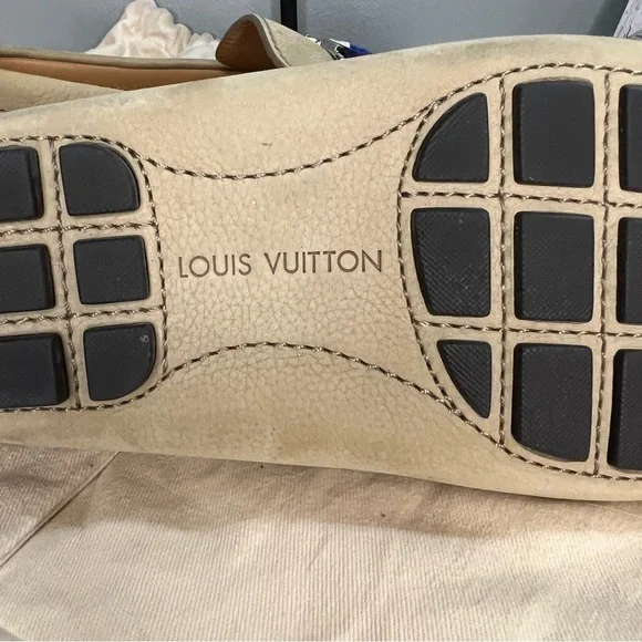 Louis vuitton beige loafer shoes sze 6 1/2 men display picture 3